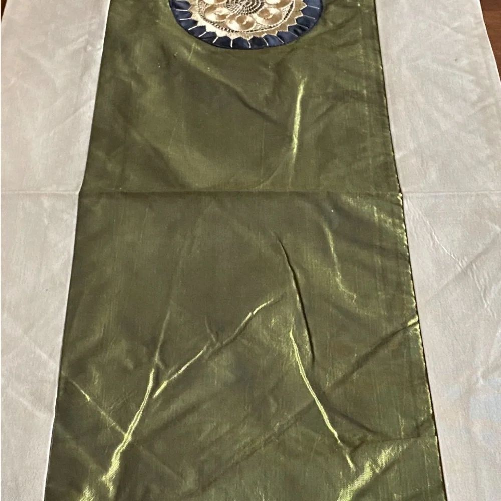 Table runner - Picture 2 of 5